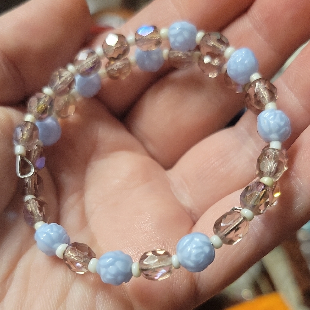 Vintage Blue Milk Glass Rose, Pink & White Beaded Memory Wire Bracelet